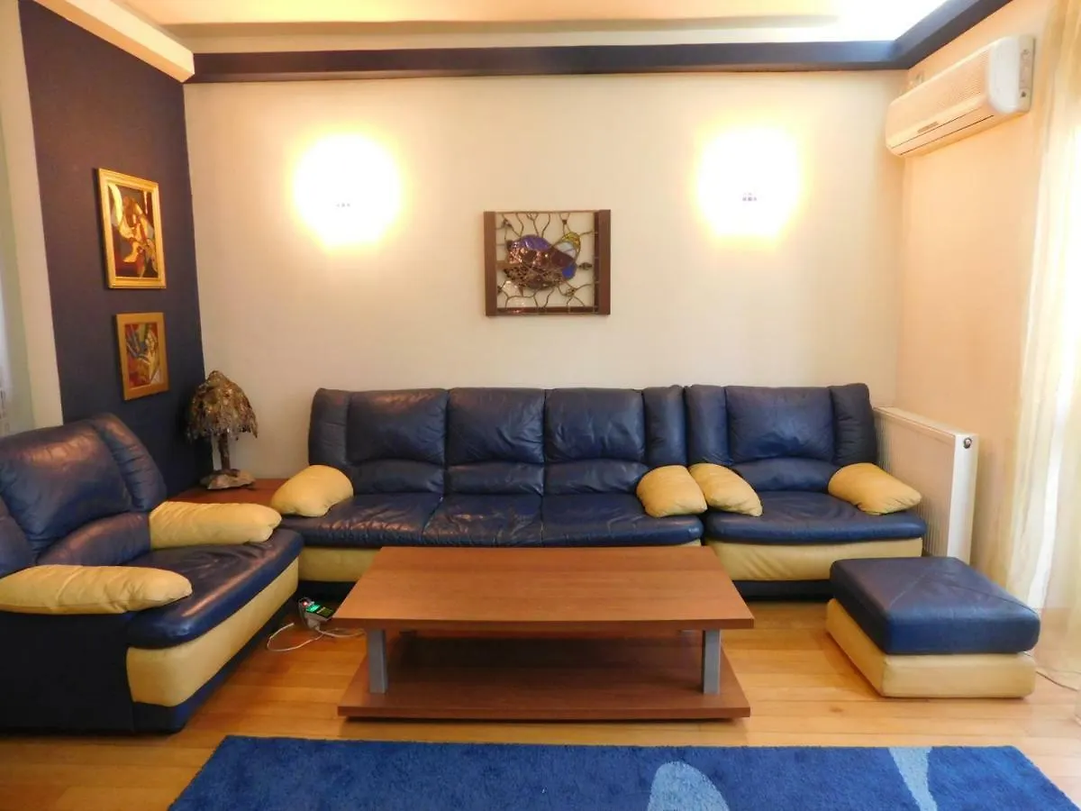 Nicole'S Apartment Bucharest Romania