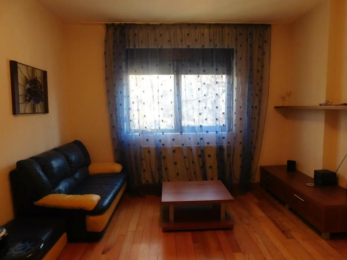 Nicole'S Apartment Bucharest Romania