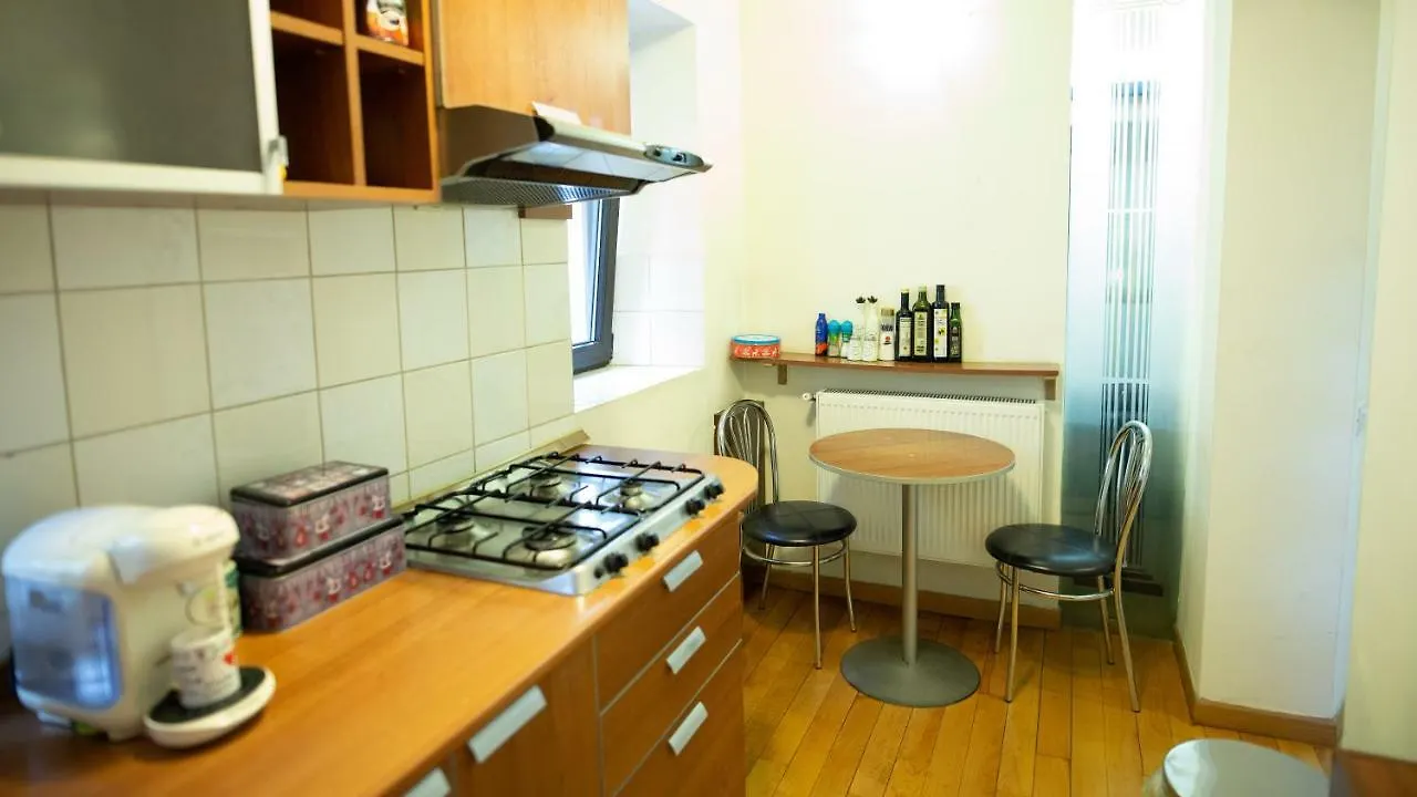 Nicole'S Apartment Bucharest Romania