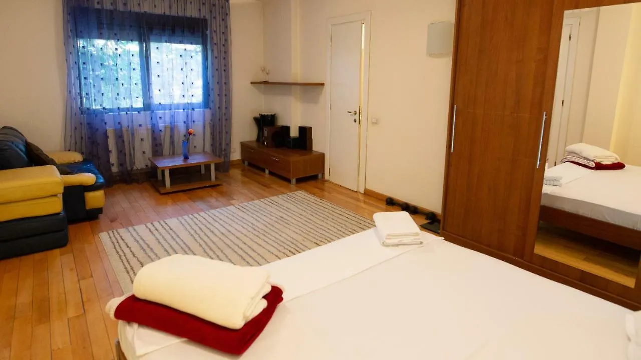 Nicole'S Apartment Bucharest